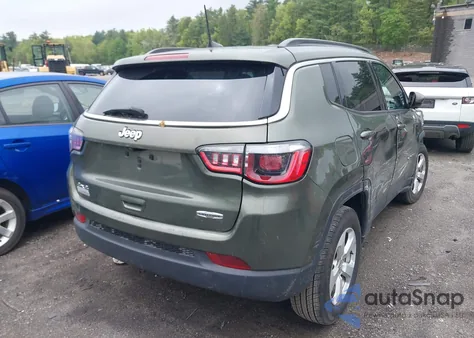 2019 Jeep Compass Latitude 4X4 из США, поврежденный, VIN 3C4NJDBB8KT828747